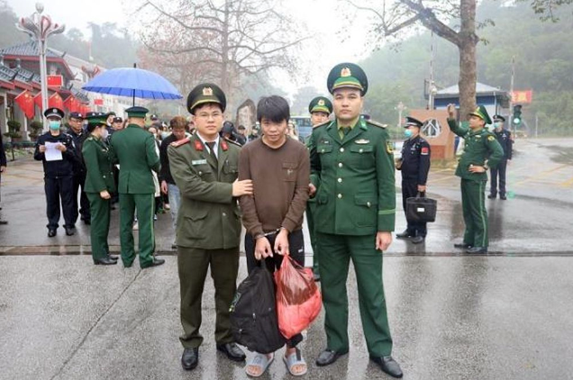 Đối tượng truy nã Tô Trọng Phú bị Công an tỉnh Lạng Sơn phát hiện, bắt giữ. Ảnh: Công an Lạng Sơn.