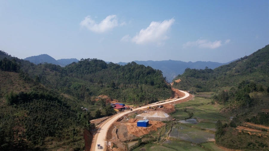 Đoạn đường từ huyện Ba Bể, tỉnh Bắc Kạn kết nối sang huyện Na Hang, tỉnh Tuyên Quang có tổng chiều dài khoảng 40km. (Ảnh minh họa: baobackan.com.vn).