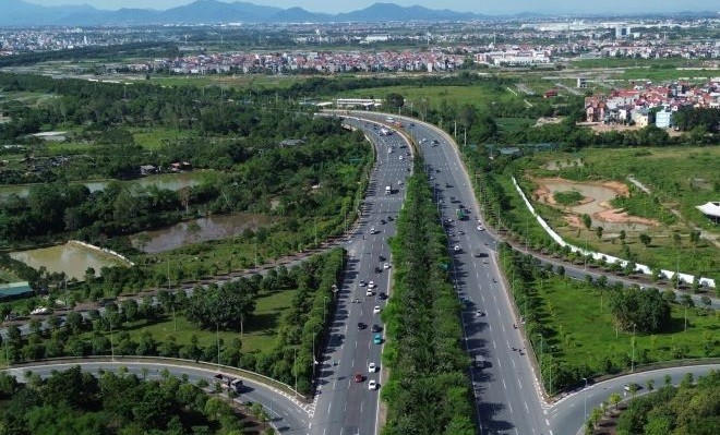 Cục Cảnh sát giao thông đề xuất tiếp tục phân làn đường, cấm xe tải ở làn sát giải phân cách tại Hà Nội. (Ảnh: Cục Cảnh sát giao thông)