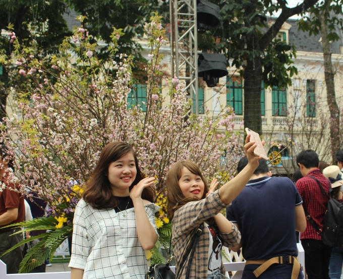 Lễ hội thu hút sự quan tâm của rất nhiều người, nhiều lứa tuổi khác nhau, từ già, trung niên, và đặc biệt là giới trẻ. 
