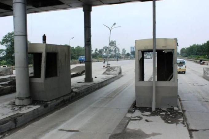 Trạm thu phí  bỏ hoang gần 3 năm nay