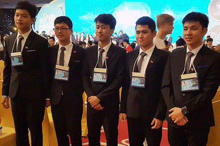 Đoàn thí sinh Việt Nam dự thi Olympic Vật lý quốc tế năm 2017. Ảnh: Bộ GDĐT.