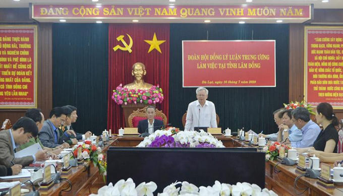 Hội đồng Lý luận Trung ương làm việc với Tỉnh ủy Lâm Đồng. (Ảnh: báo Lâm Đồng)