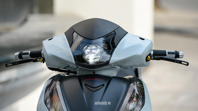 Ảnh chi tiết Honda SH300i được độ khủng tại H&agrave; Nội