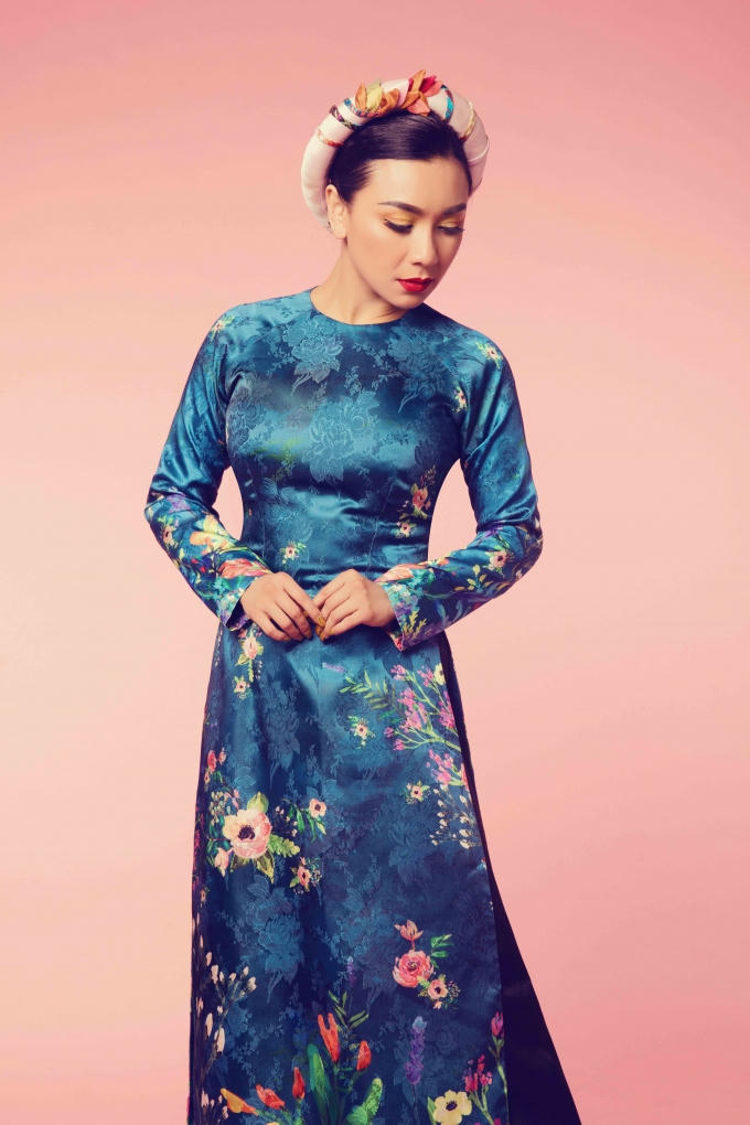 Nữ hoàng ảnh lịch Y Phụng đài các trong tà áo dài