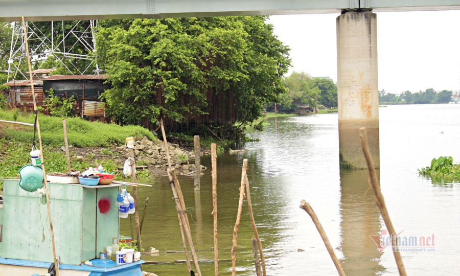 Đoạn sông phát hiện thi thể nam sinh viên xấu số.