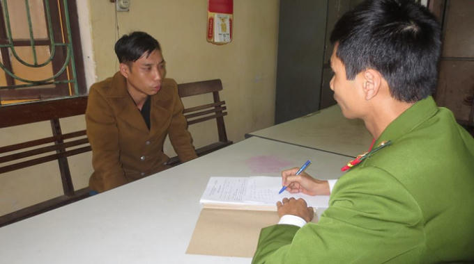 Đối tượng Trần Đức Mạnh tại cơ quan Công an.