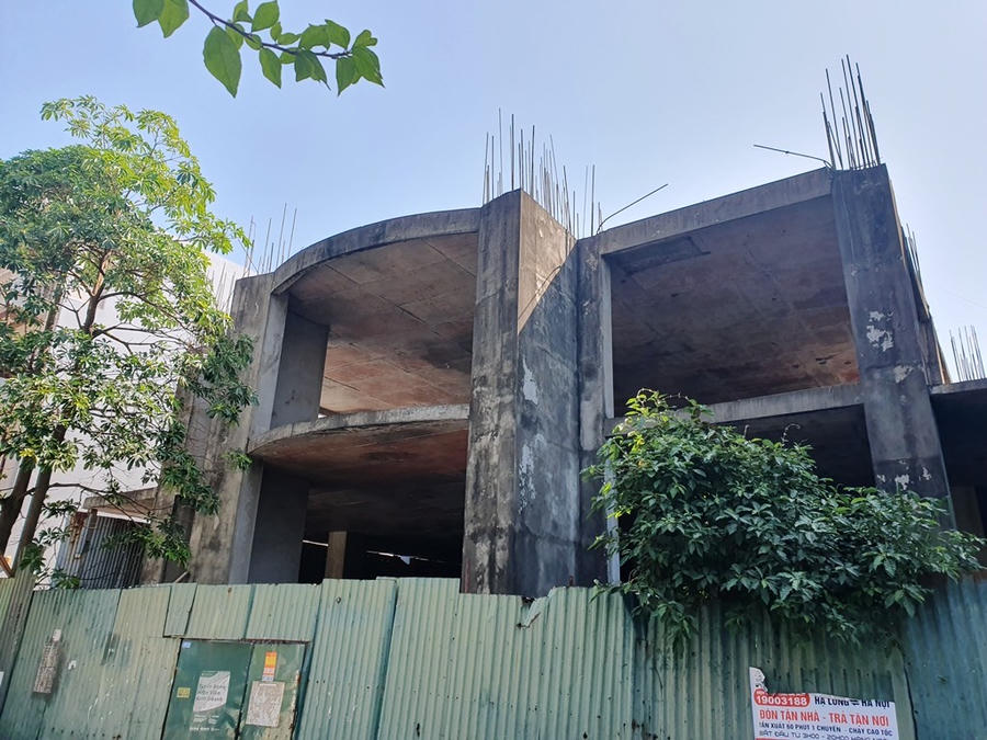 Theo công bố thông tin định kỳ Báo cáo tài chính ngày 20/1/2025, của Công ty nước sạch Quảng Ninh, công ty đã đề xuất UBND tỉnh Quảng Ninh chấp nhận chủ trương để công ty chấm dứt Dự án và tiếp tục triển khai các bước theo báo cáo của công ty và Thông báo của sở KHĐT tỉnh Quảng Ninh.