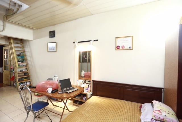 Chỗ ngủ của gia đình Đỗ Mỹ Linh.