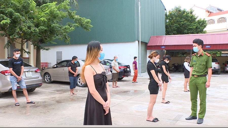   Các đối tượng tại cơ quan công an