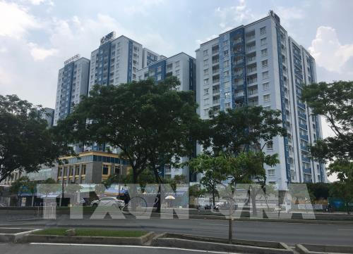 183150_202040-hang-ngan-cu-dan-chung-cu-carina-plaza-dang-cho-ngay-tro-ve