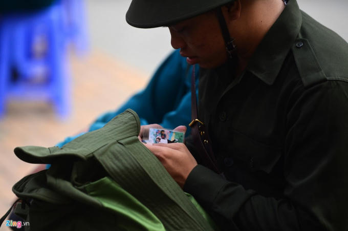 Nữ t&acirc;n binh tại TP Hồ Ch&iacute; Minh trong ng&agrave;y nhập ngũ