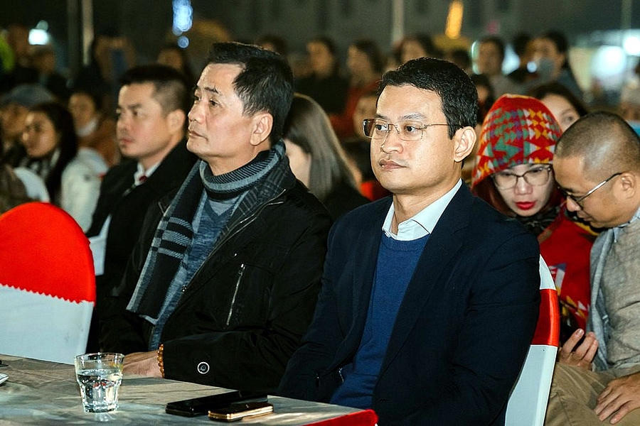 Các đại biểu từ khắp nơi trên cả nước về tham dự tại đêm hội.