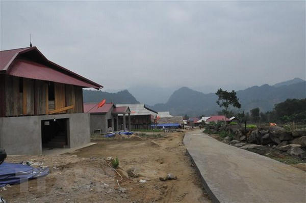 Khu tái định cư mới của 50 hộ dân vùng lũ Phong Dụ Thượng, huyện Văn Yên. (Ảnh: Đỗ Tuấn Anh/TTXVN).