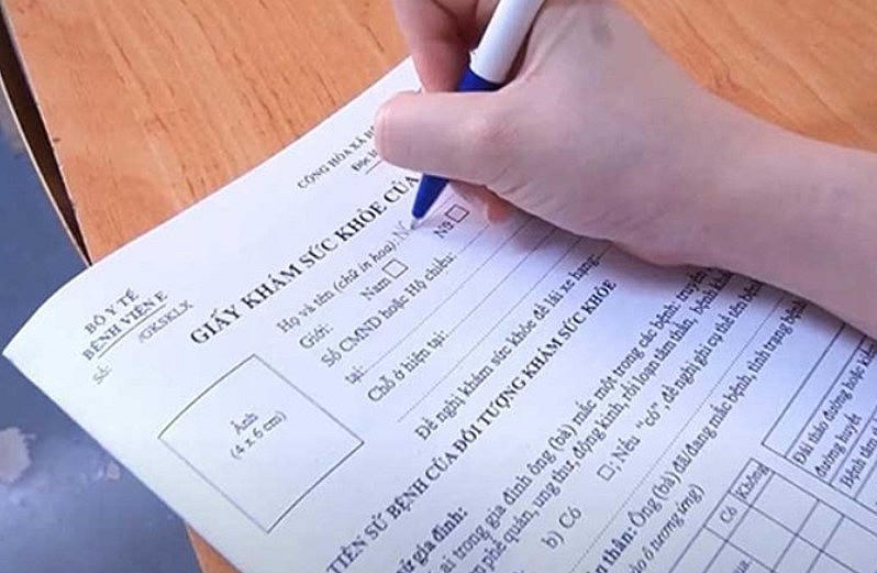 Hiện Hà Nội có 40 cơ sở đủ điều kiện cấp giấy khám sức khỏe lái xe đã liên thông thành công dữ liệu Giấy khám sức khỏe lái xe. (Hình minh hoạ)