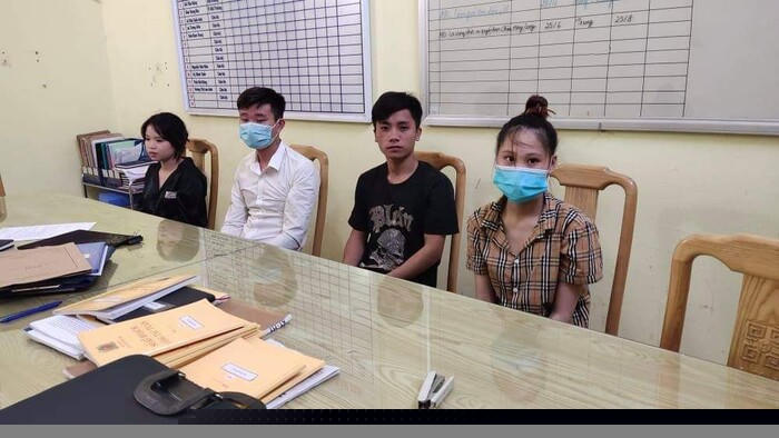 Nhóm đối tượng tại cơ quan công an.