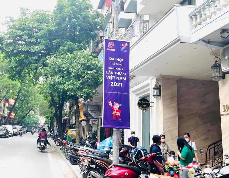 Trên phố Hàng Trống (Hoàn Kiếm)