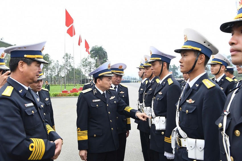 Phó đô đốc Trần Thanh Nghiêm, Tư lệnh Quân chủng Hải quân động viên cán bộ, chiến sĩ