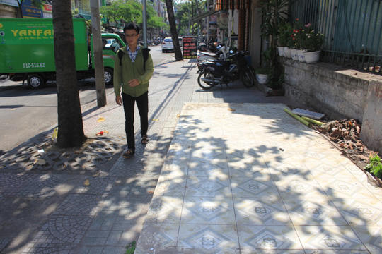 Không đợi đến Phó chủ tịch Đoàn Ngọc Hải chỉ đạo xử, UBND phường Nguyễn Thái Bình đã chủ động di dời chốt dân phòng trên đường Nguyễn Thái Bình. Bây giờ, người dân đi lại dễ dàng hơn.