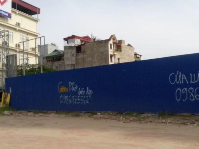 Chưa thỏa thuận đền bù xong, thế nhưng dự án đã được quây tôn kín