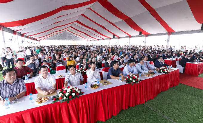 Lễ động thổ thu hút sự quan tâm của đông đảo khách hàng và người dân.