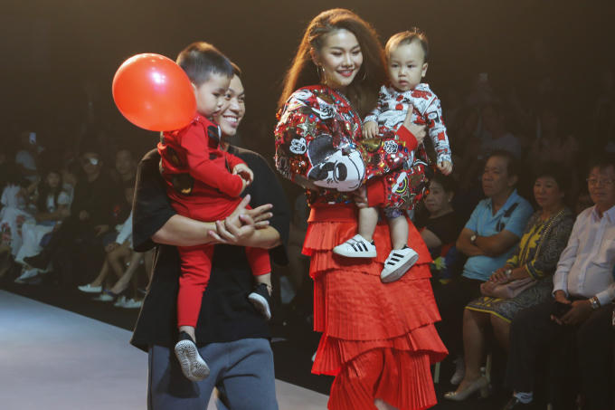Si&ecirc;u mẫu Thanh Hằng, Minh T&uacute;, Hoa hậu Đỗ Mỹ Linh toả s&aacute;ng tr&ecirc;n s&agrave;n diễn Asian Kids Fashion Week