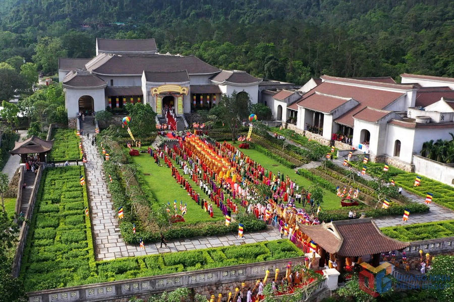 Quảng Ninh đón nhận niềm tự hào lớn khi Quần thể di sản văn hoá Yên Tử chính thức trở thành di sản thế giới thứ hai của tỉnh.