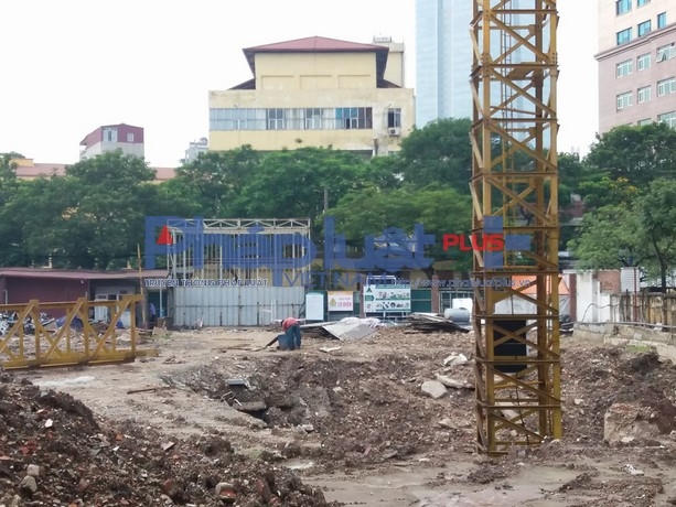 Công trình xây dựng im lìm.