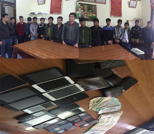 16 đối tượng chơi xóc đĩa trên điện thoại di động đã bị bắt quả tang. (Ảnh: Thái Thanh)