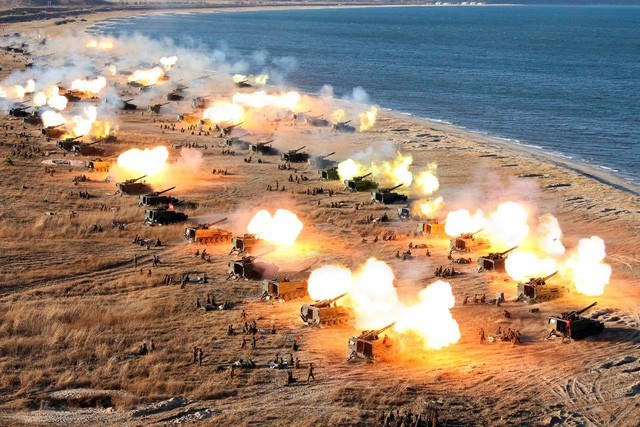 Các đơn vị pháo kích thuộc quân đội Triều Tiên tập trận (Ảnh: KCNA)
