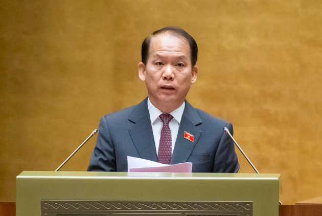 Chủ nhiệm Ủy ban Pháp luật và Tư pháp Hoàng Thanh Tùng trình bày Báo cáo giải trình, tiếp thu, chỉnh lý dự thảo Luật.
