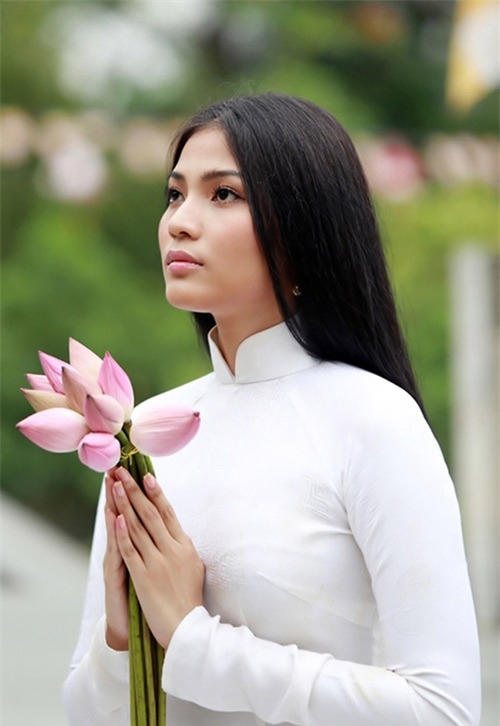 Á hậu Trương Thị May thấy rằng việc ăn chay trường và "sống xanh" đem đến sự an lạc và thoải mái trong tâm hồn.