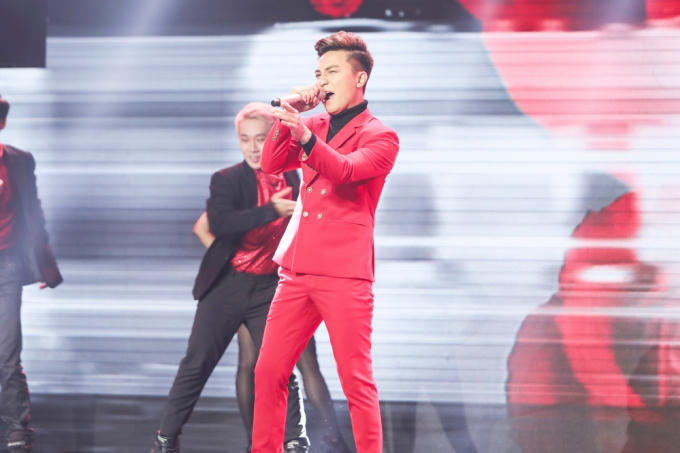 Thần tượng Bolero tập 9: Quang L&ecirc; thay đổi 360 độ khi lựa chọn th&iacute; sinh bước v&agrave;o B&aacute;n kết