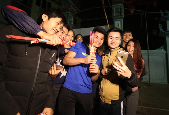 Lễ hội của làng An Định bắt đầu từ ngày mùng 7 Tết, chính hội từ ngày mùng 8 Tết. Nghi thức hóa vàng diễn ra vào ngày giã hội 11 tháng Giêng. Toàn bộ vàng mã người dân cúng tiến trong năm được đốt tại sân đình và người dân lấy lửa đó đem về nhà gọi là “lấy đỏ” đầu năm.