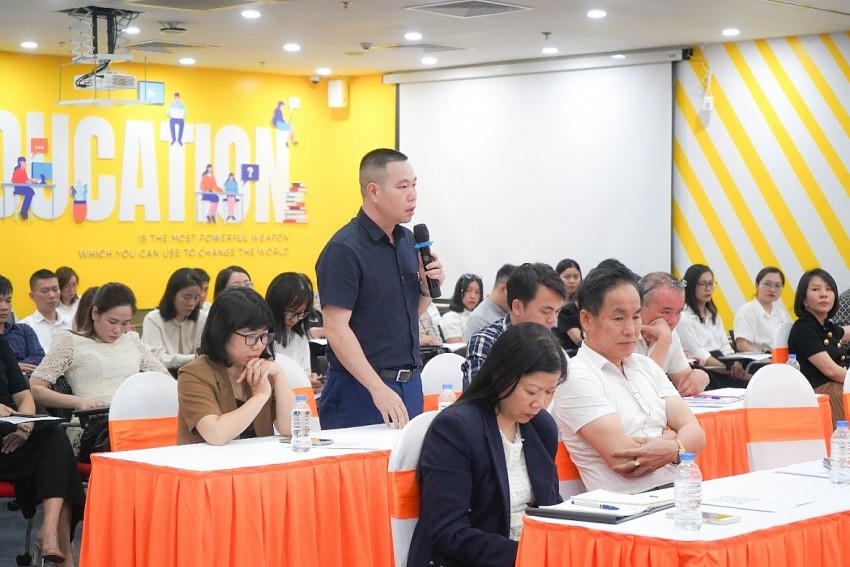 Các cổ đông phát biểu ý kiến.