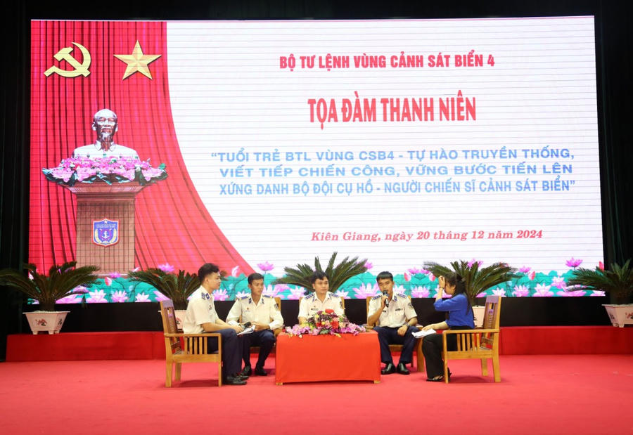 BTL Vùng tổ chức tọa đàm thanh niên với chủ đề “ Tuổi trẻ BTL Vùng Cảnh sát biển 4 tự hào truyền thống, viết tiếp chiến công, vững bước tiến lên, xứng danh Bộ đội Cụ Hồ “ - Người chiến sĩ Cảnh sát biển ”.