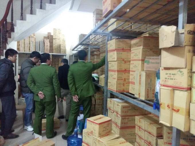 Cơ quan công an kiểm tra tại công ty Hoàng Lan.