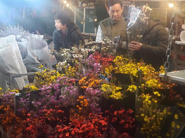 Nhưng nhiều tiểu thương đang lo lắng vì dịch bệnh có thể ảnh hưởng tới tình hình kinh doanh.