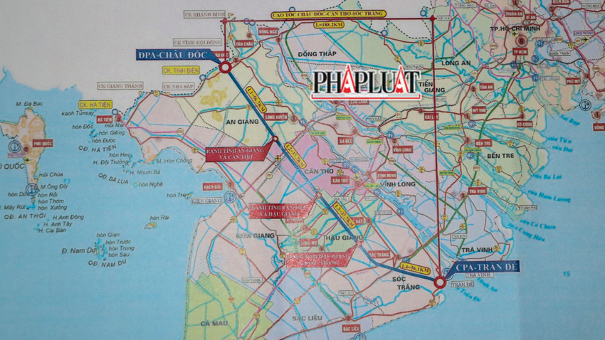 Dự án cao Châu Đốc - Cần Thơ - Sóc Trăng có điểm đầu kết nối với Quốc lộ 91 (thuộc TP Châu Đốc, tỉnh An Giang) và điểm cuối tại cảng Trần Đề (tỉnh Sóc Trăng).