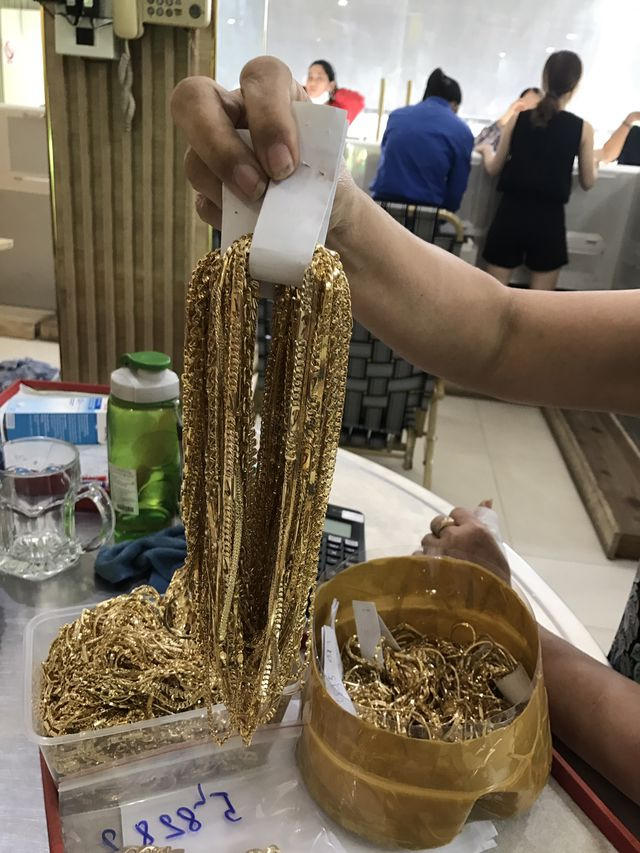 Số vàng đối tượng khai trộm ở tiệm vàng tại Hội An và mang đi bán.