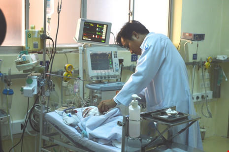 Nếu không được phẫu thuật nguy cơ tử vong của bệnh nhân rất cao. Ảnh: Hà Phượng