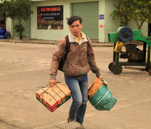 Hối hả đem Tết về xã đảo Nhơn Châu