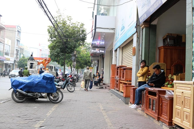 Sau khi lực lượng chức năng đi qua, vỉa hè nhiều tuyến phố trở nên thông thoáng hơn.