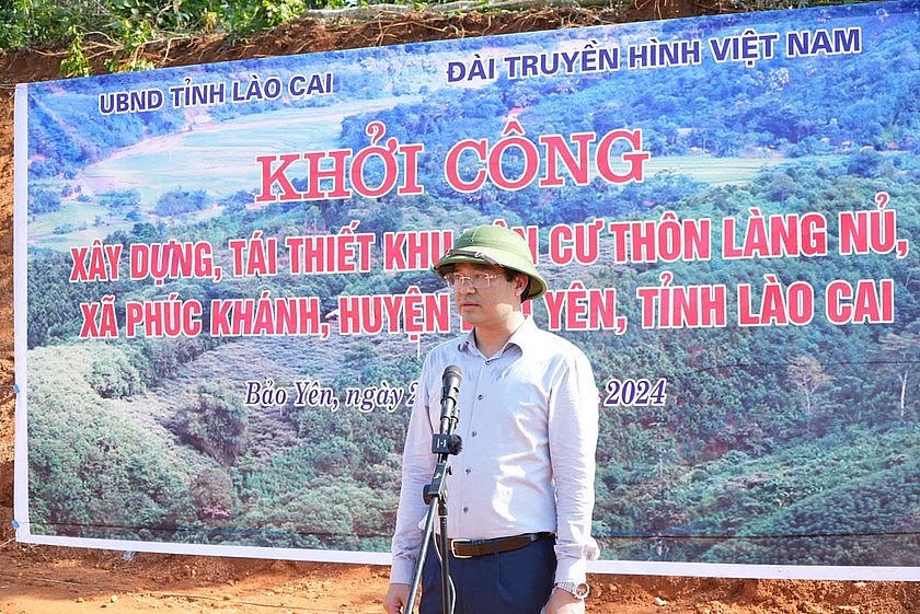 Ông Trịnh Xuân Trường - Chủ tịch UBND tỉnh Lào Cai phát biểu tại buổi lễ khởi công tái thiết khu dân cư Làng Nủ.