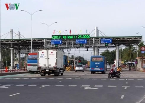 Trạm thu phí BOT Cai Lậy (Tiền Giang).