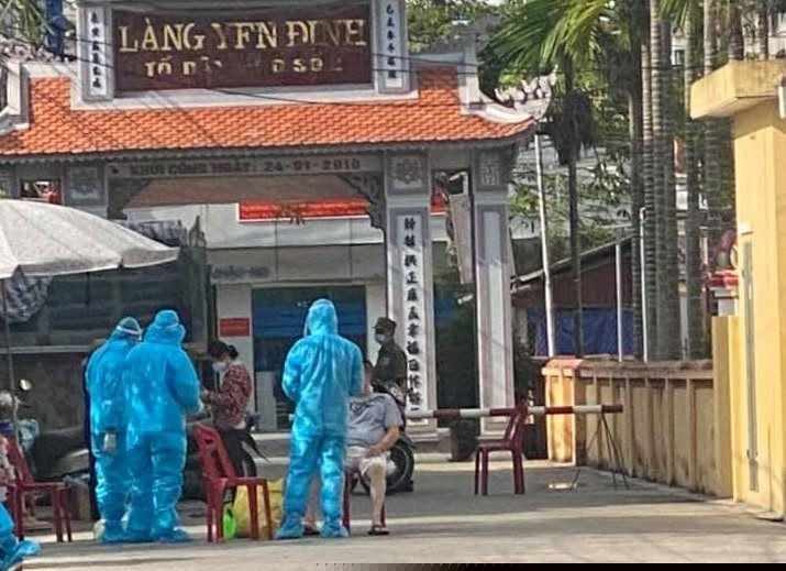 Tổ chức lấy mẫu xét nghiệm khẩn cấp tại thị trấn Yên Định, huyện Hải Hậu