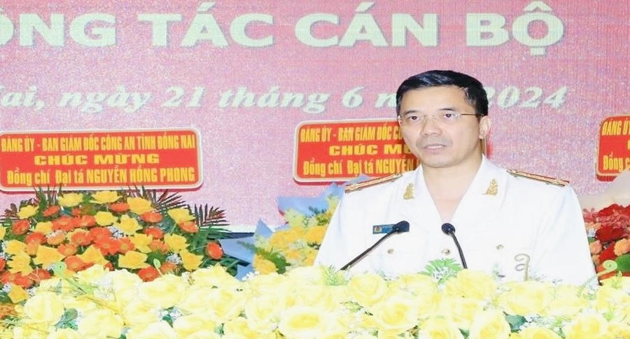 Đại tá Nguyễn Hồng Phong phát biểu nhận nhiệm vụ.