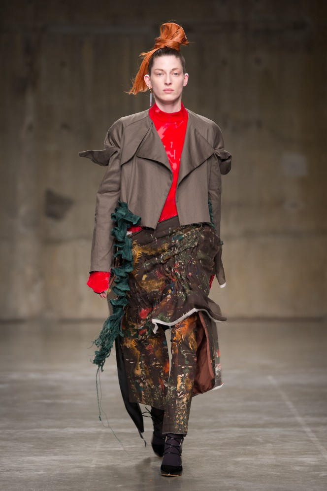 Thanh Hằng xuất hiện trong BST của nh&agrave; thiết kế Anh tại Fashion Yoyage