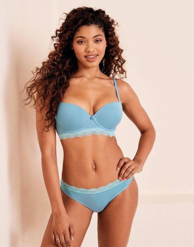 Mẫu 9x Danielle Herrington 'bốc lửa' hoang dại với nội y - ảnh 4