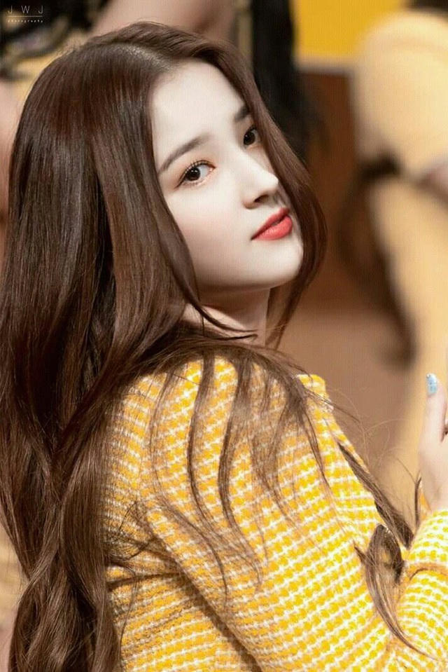 Nancy là thành viên của nhóm nhạc Momoland